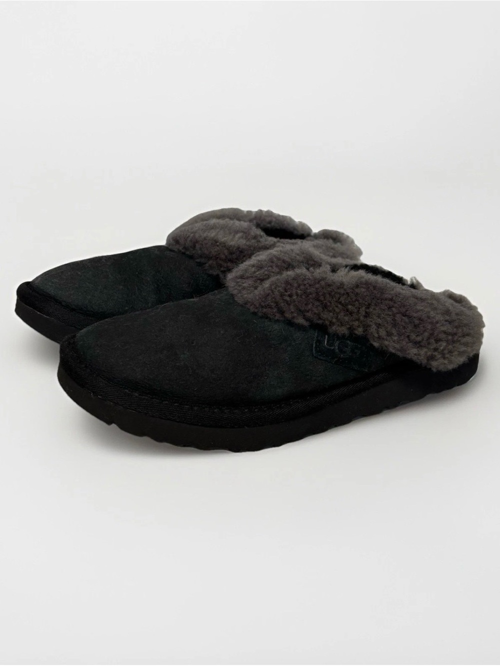 UGG Cluggette Slippers Black Suede Sheepskin Slip on Women's Size 7 #5835